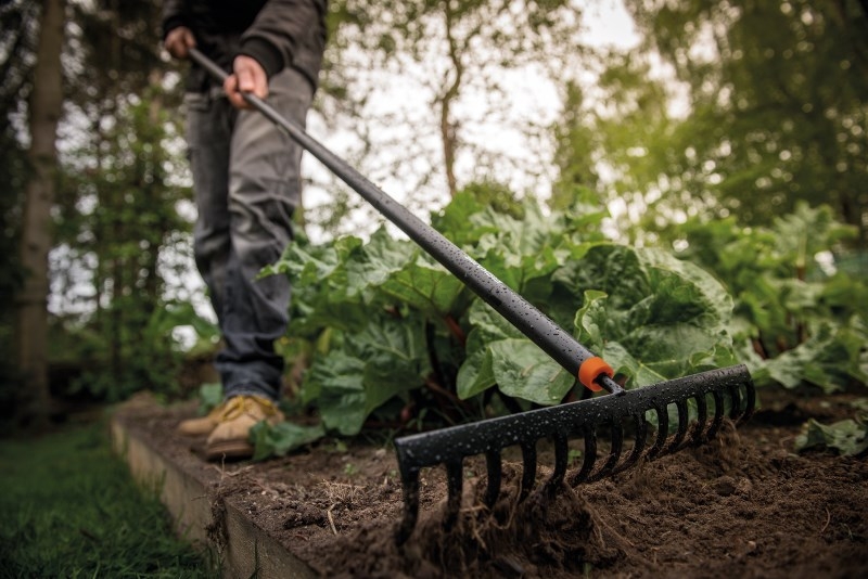 Грабли зубчатые FISKARS Solid (135066) - Фото 9