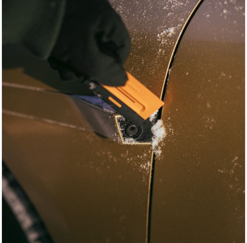 Щетка для снега со скребком FISKARS Plus 75,5 см (1078494) - Фото 18