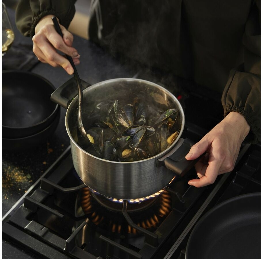 Кастрюля из нержавеющей стали 3,5 л с крышкой FISKARS Hard Face Steel (1052240) - Фото 8