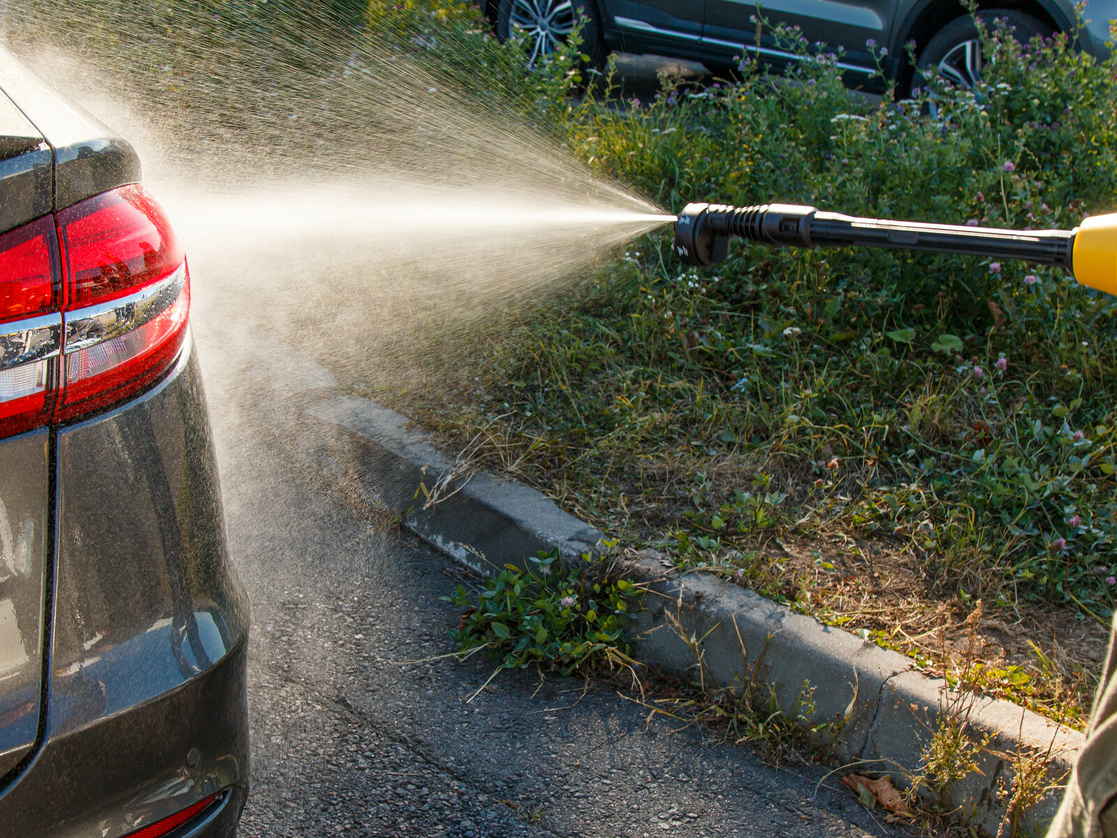 Мойка высокого давления (пистолет) аккумуляторная MOLOT MPW 1825 XLT Lite SET (2318011) - Фото 16