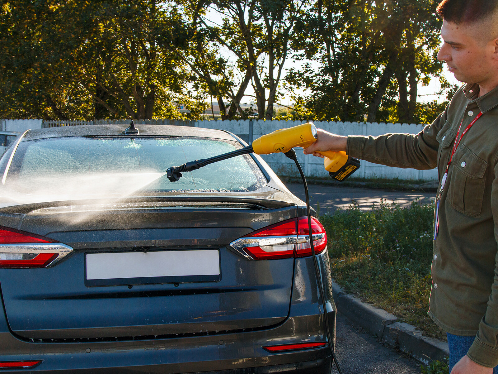 Мойка высокого давления (пистолет) аккумуляторная MOLOT MPW 1825 XLT Lite SET (2318011) - Фото 17