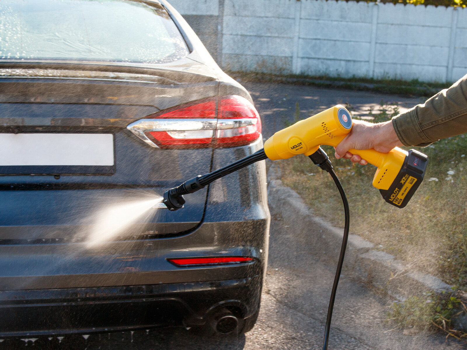 Мойка высокого давления (пистолет) аккумуляторная MOLOT MPW 1825 XLT Lite SET (2318011) - Фото 19