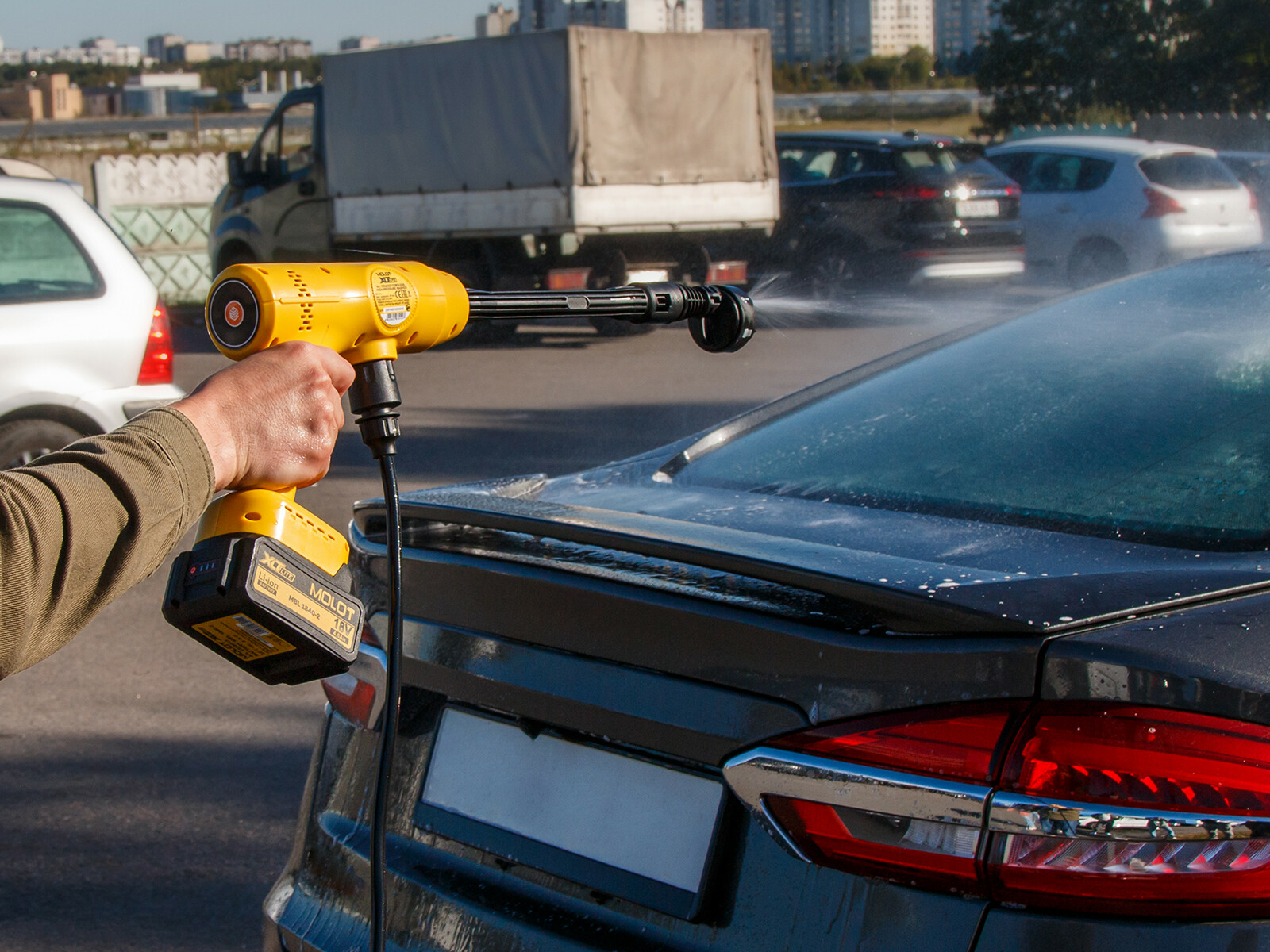 Мойка высокого давления (пистолет) аккумуляторная MOLOT MPW 1825 XLT Lite SET (2318011) - Фото 20