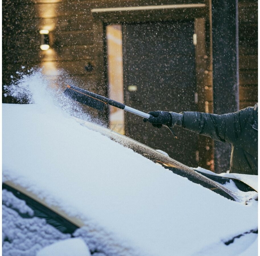 Щетка для снега со скребком FISKARS Plus 75,5 см (1078494) - Фото 9