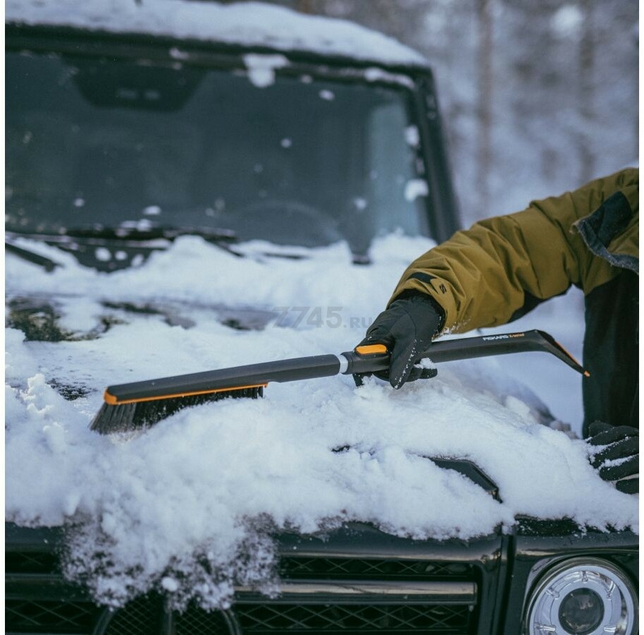 Щетка для снега со скребком телескопическая FISKARS X-series 85-113 см (1078493) - Фото 10