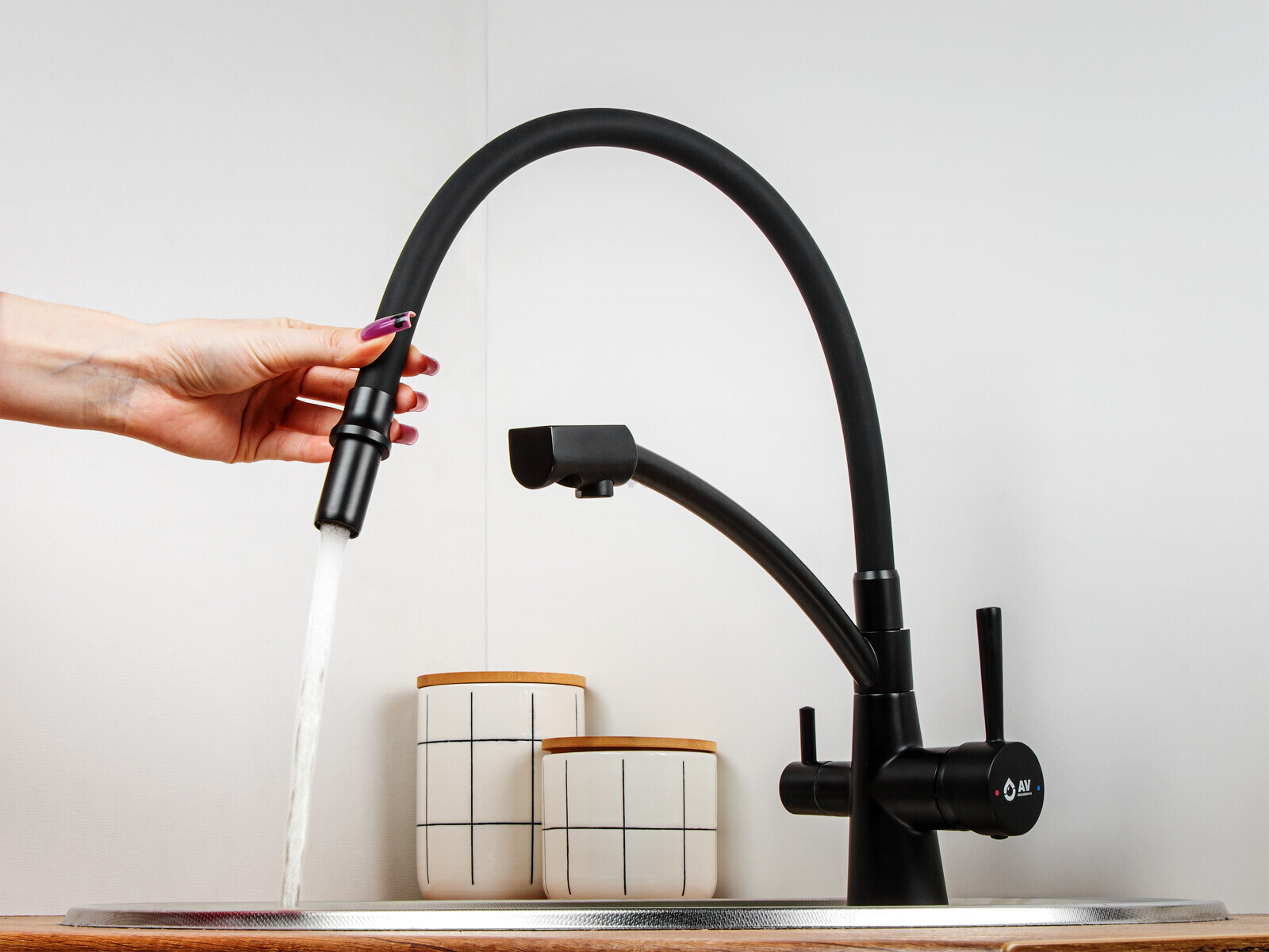 Смеситель для кухни AV ENGINEERING Lux D35 черный (AVLUX4-A49BL) - Фото 5