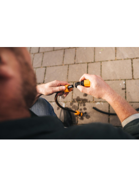 Муфта соединительная для шлангов 1/2 и 5/8 FISKARS 