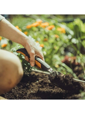 Совок садовый FISKARS Xact 