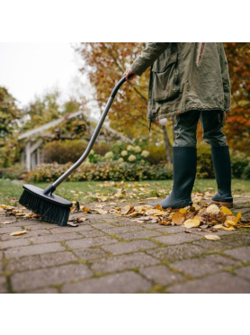 Метла для уборки FISKARS Ergonomic  с S-образной ручкой 