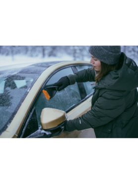 Скребок для льда с водосгоном FISKARS Solid Duo 
