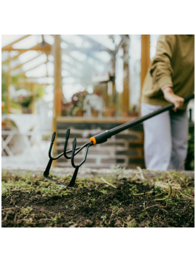 Рыхлитель FISKARS OneClick 